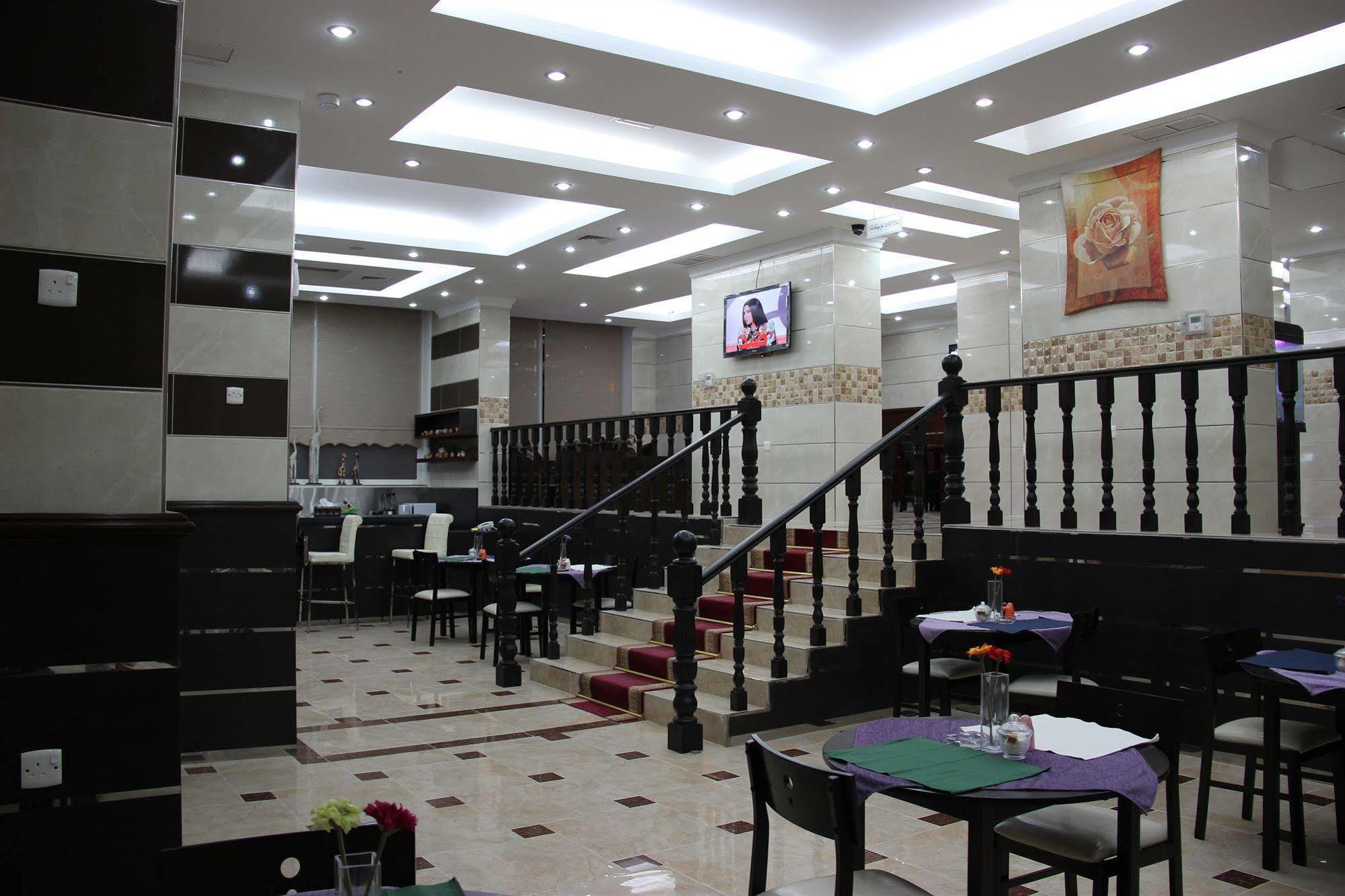 Al Muhanna Plaza Salmiya Buitenkant foto